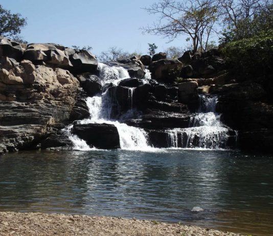 Lula sanciona lei que transforma novembro em Mês da Segurança Aquática cachoeira