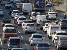 Governo de Minas publica lei que cria autarquia do Departamento Estadual de Trânsito de Minas Gerais (Detran-MG) carros