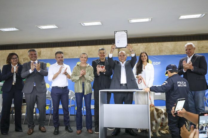 54946295865 8cfab10605 c