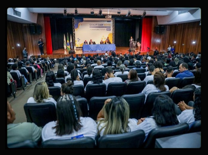 Reunião qualifica df