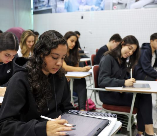 Estado divulga Calendário Escolar 2026 e confirma adoção do modelo trimestral após consulta à rede de ensino escola