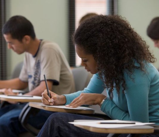 Simulado Enem 2026 mobiliza 400 mil estudantes em mais de 2 mil escolas da rede estadual alunos