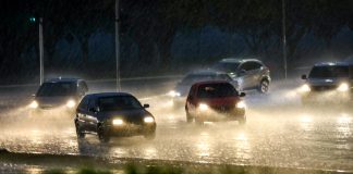 Atenção, motoristas do DF! Cuidados no trânsito devem ser redobrados durante o período chuvoso chuva
