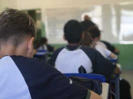 Governo de Minas lança programa de jovem aprendiz com carteira assinada para estudantes da rede pública estadual estudantes